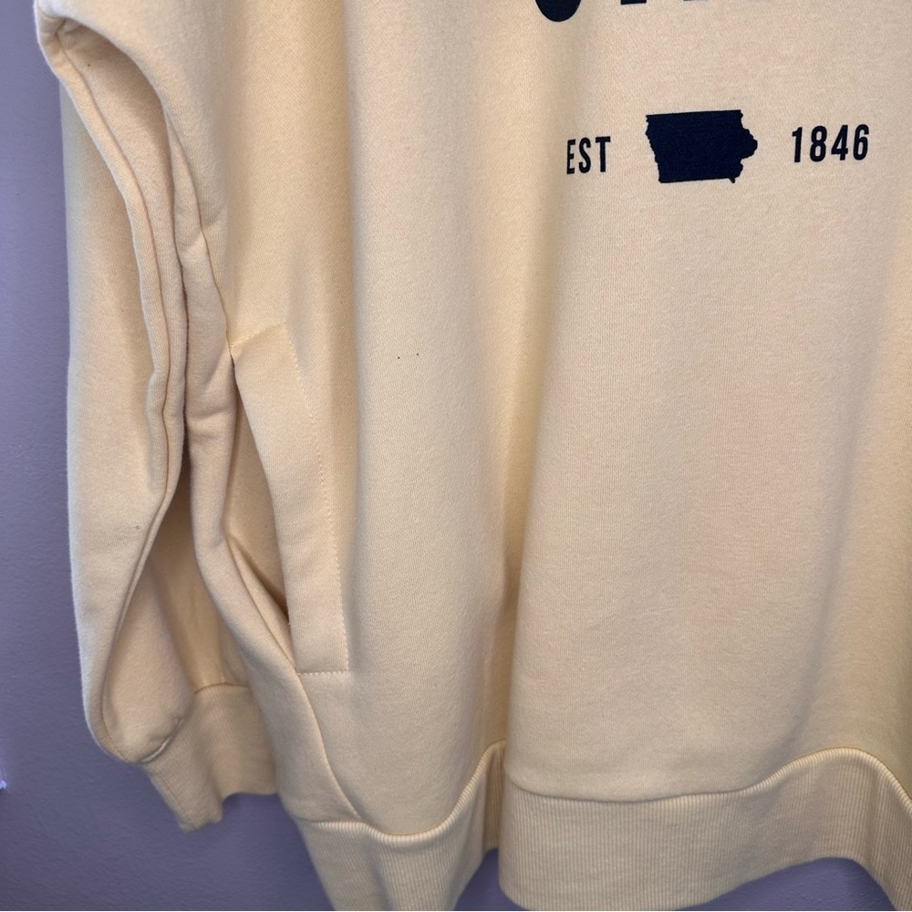 NWT Zenana Yellow Hawkeye State Sweatshirt with Pockets Size 1X - Picture 3 of 7